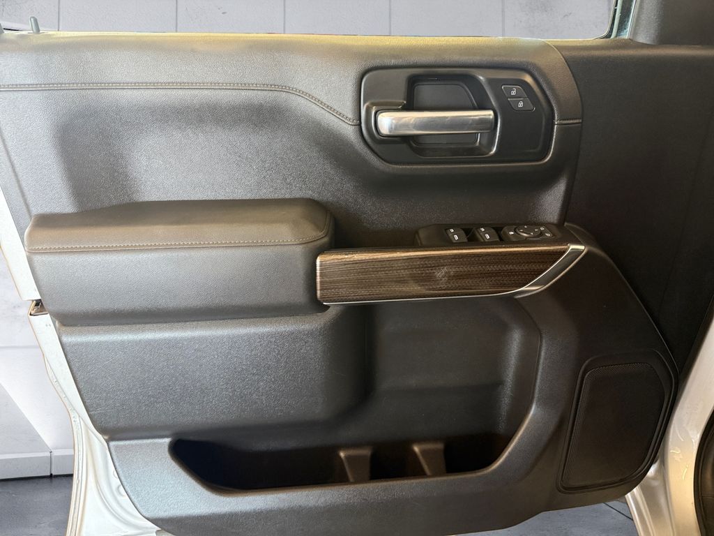 2020 Chevrolet Silverado 1500 LT photo 12