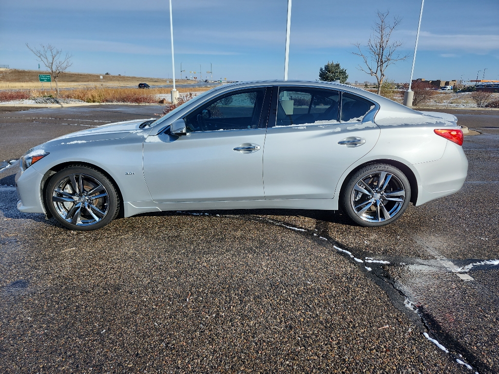 2016 Infiniti Q50 3.0t Sport photo 2
