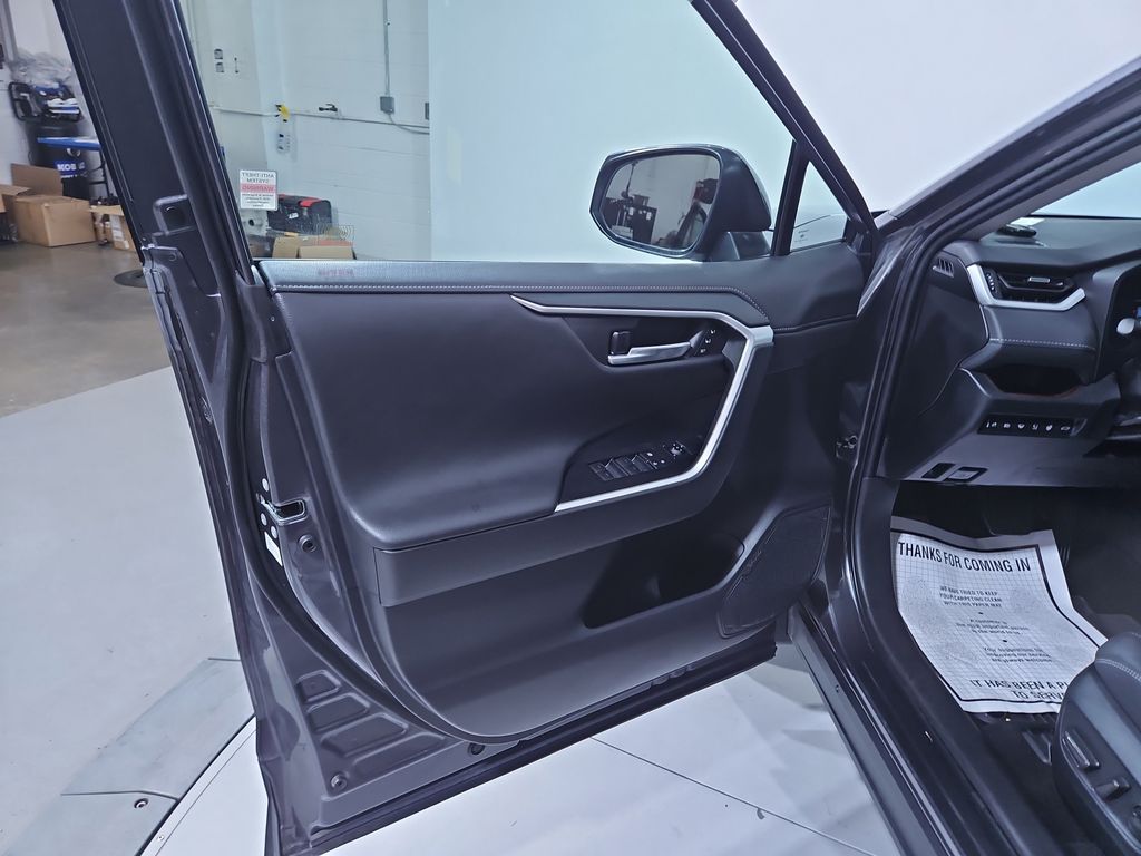 2022 Toyota RAV4 Hybrid Limited photo 2