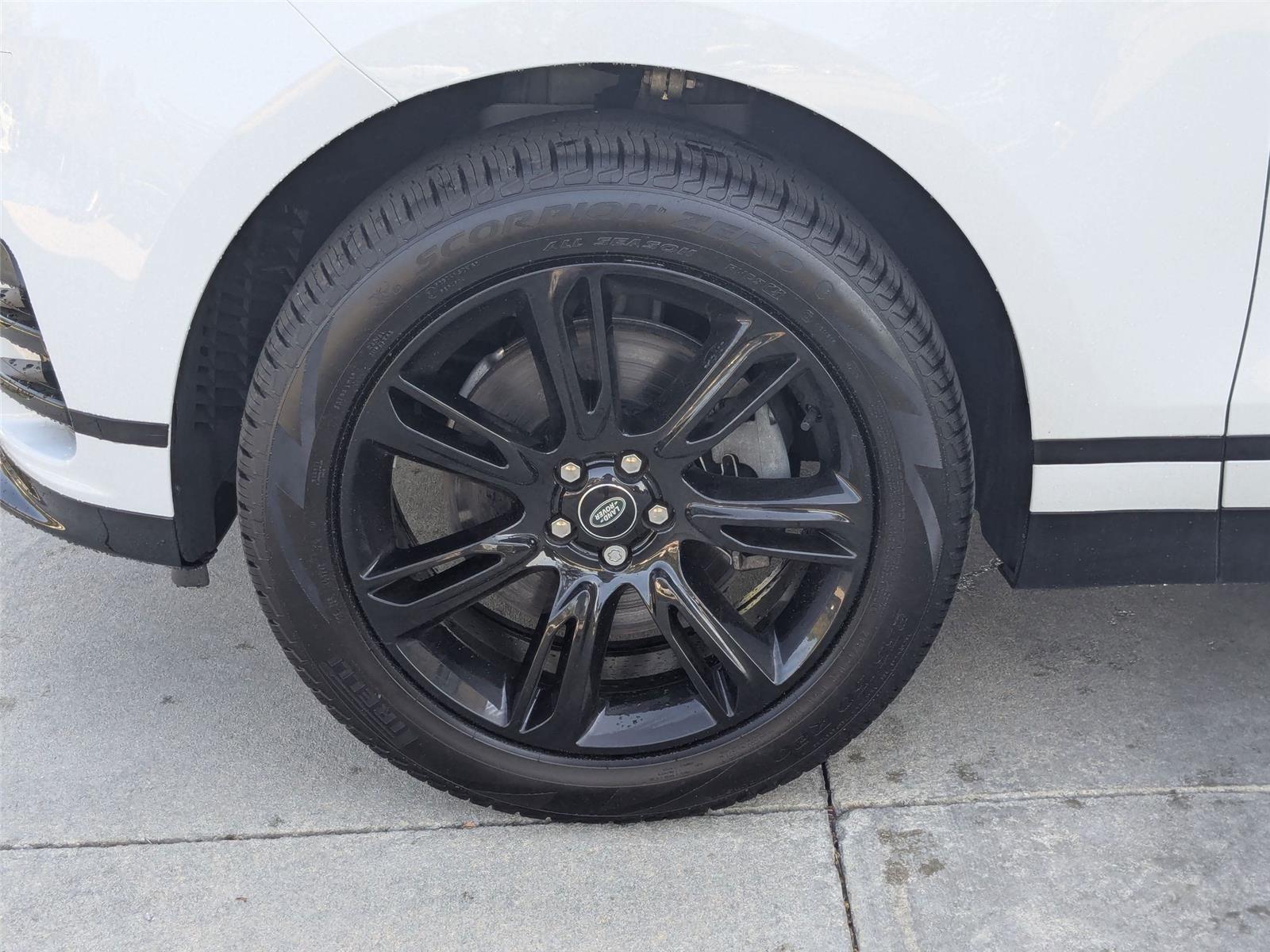2022 Land Rover Range Rover Velar R-Dynamic S photo 6