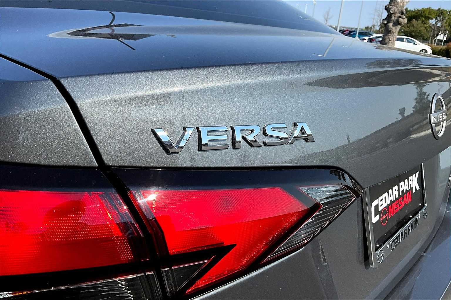 2025 Nissan Versa S photo 15
