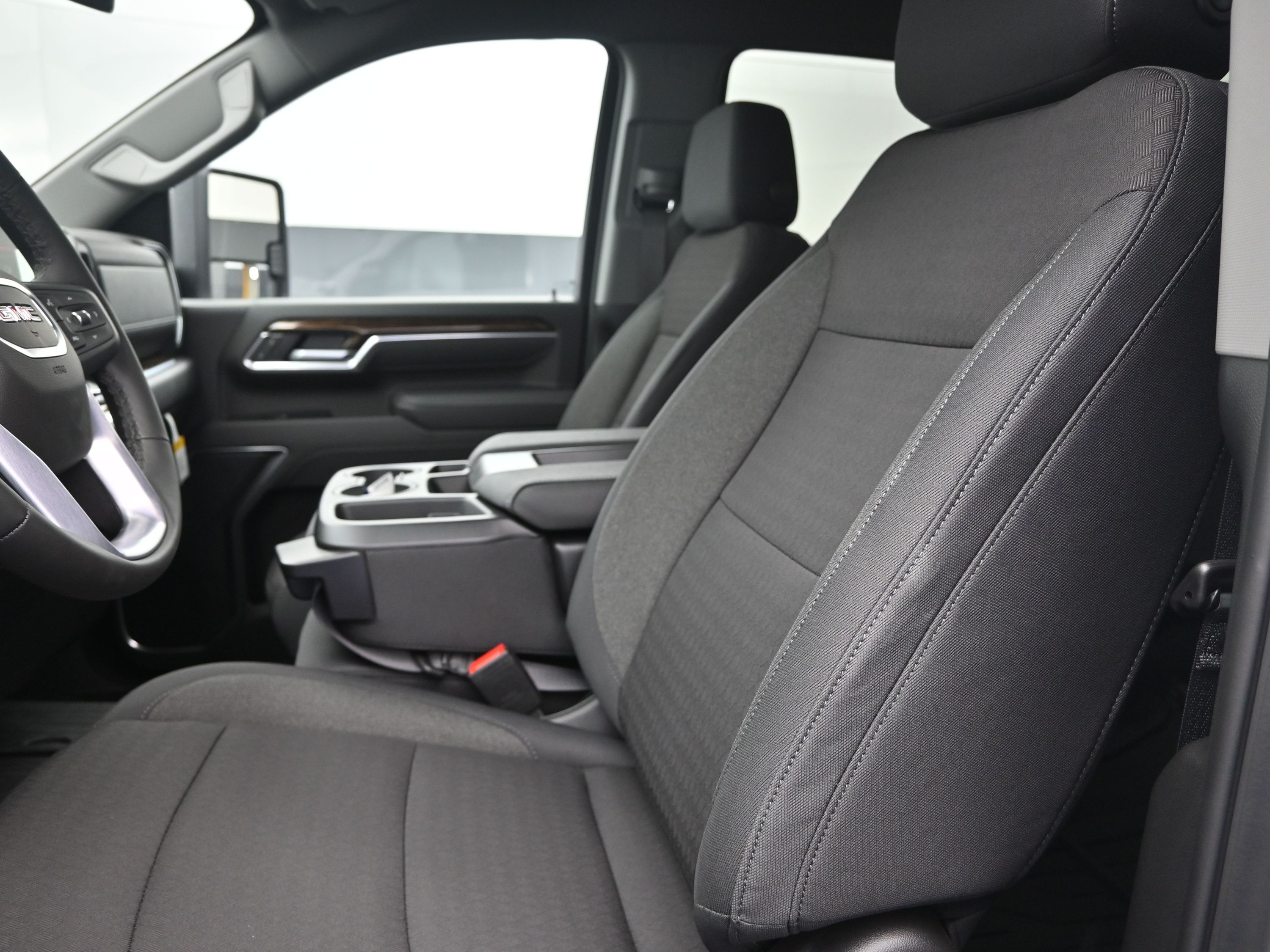 2026 Gmc Sierra HD SLE photo 2