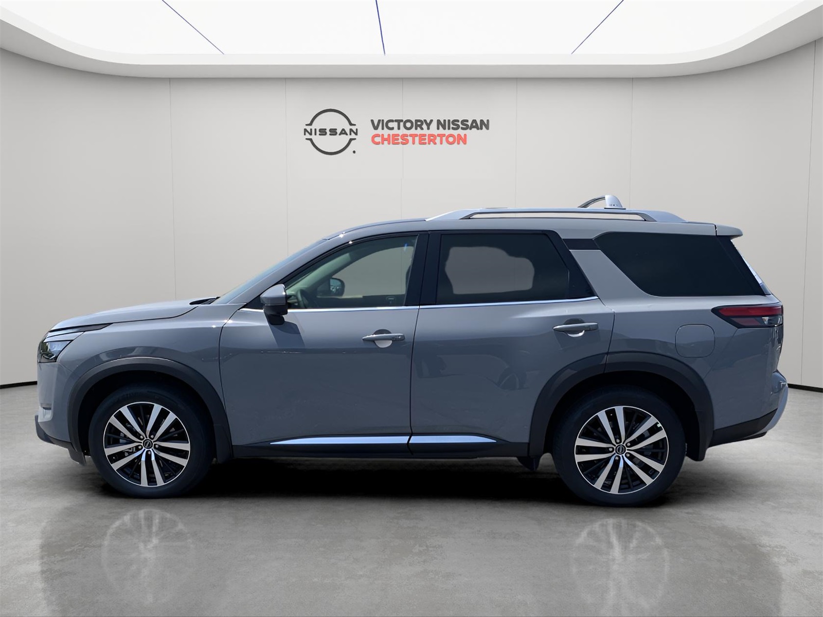 2025 Nissan Pathfinder Platinum photo 2