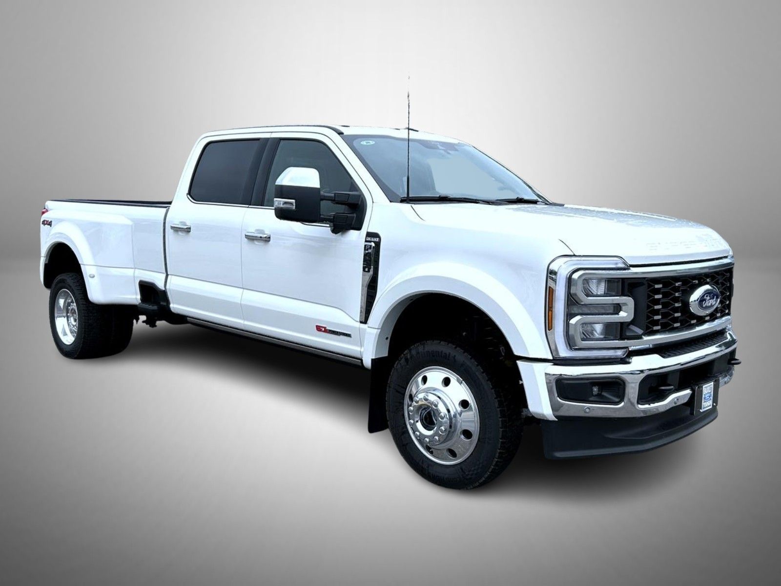 2026 Ford F-450 photo 3