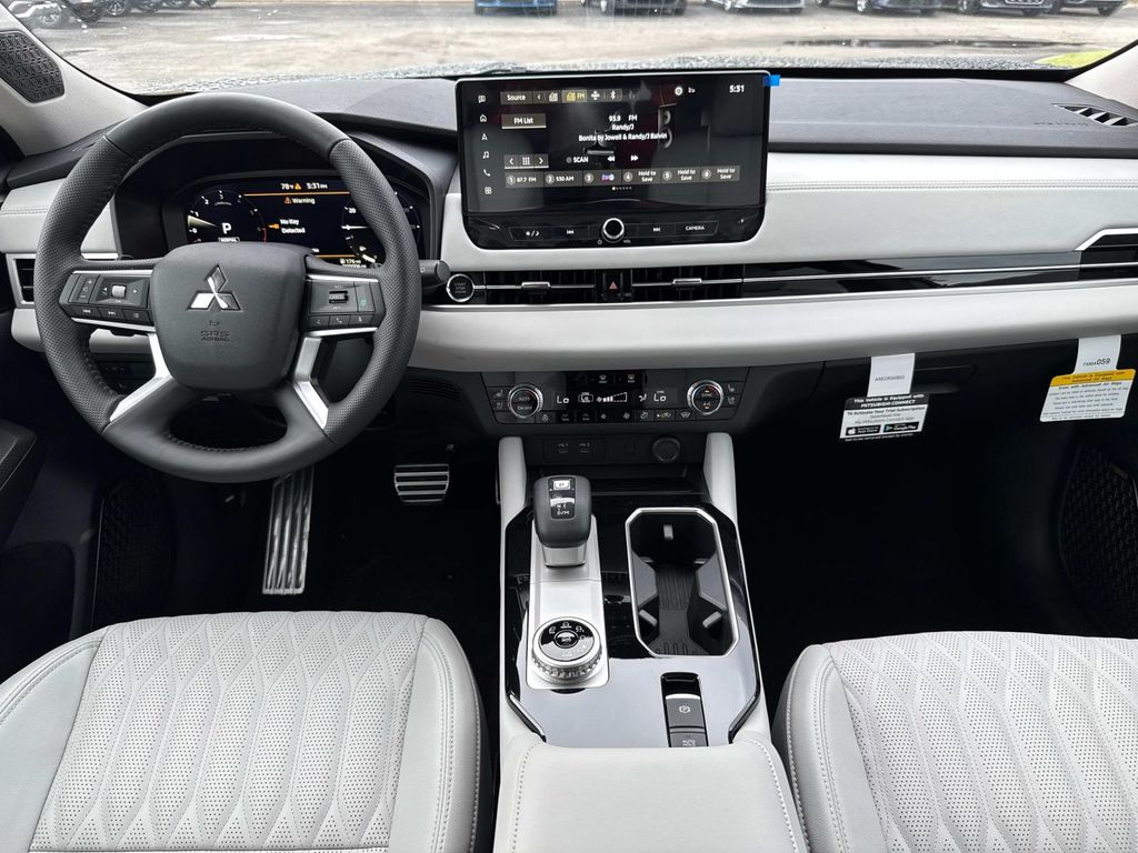 2025 Mitsubishi Outlander SEL GT photo 15