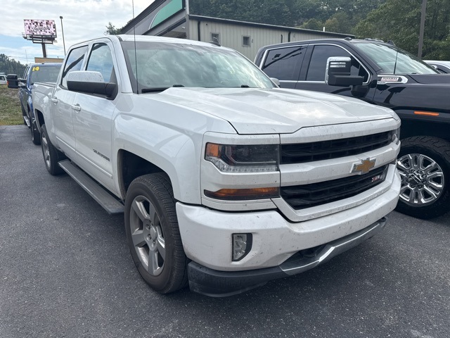 2018 Chevrolet Silverado 1500 LT photo 2