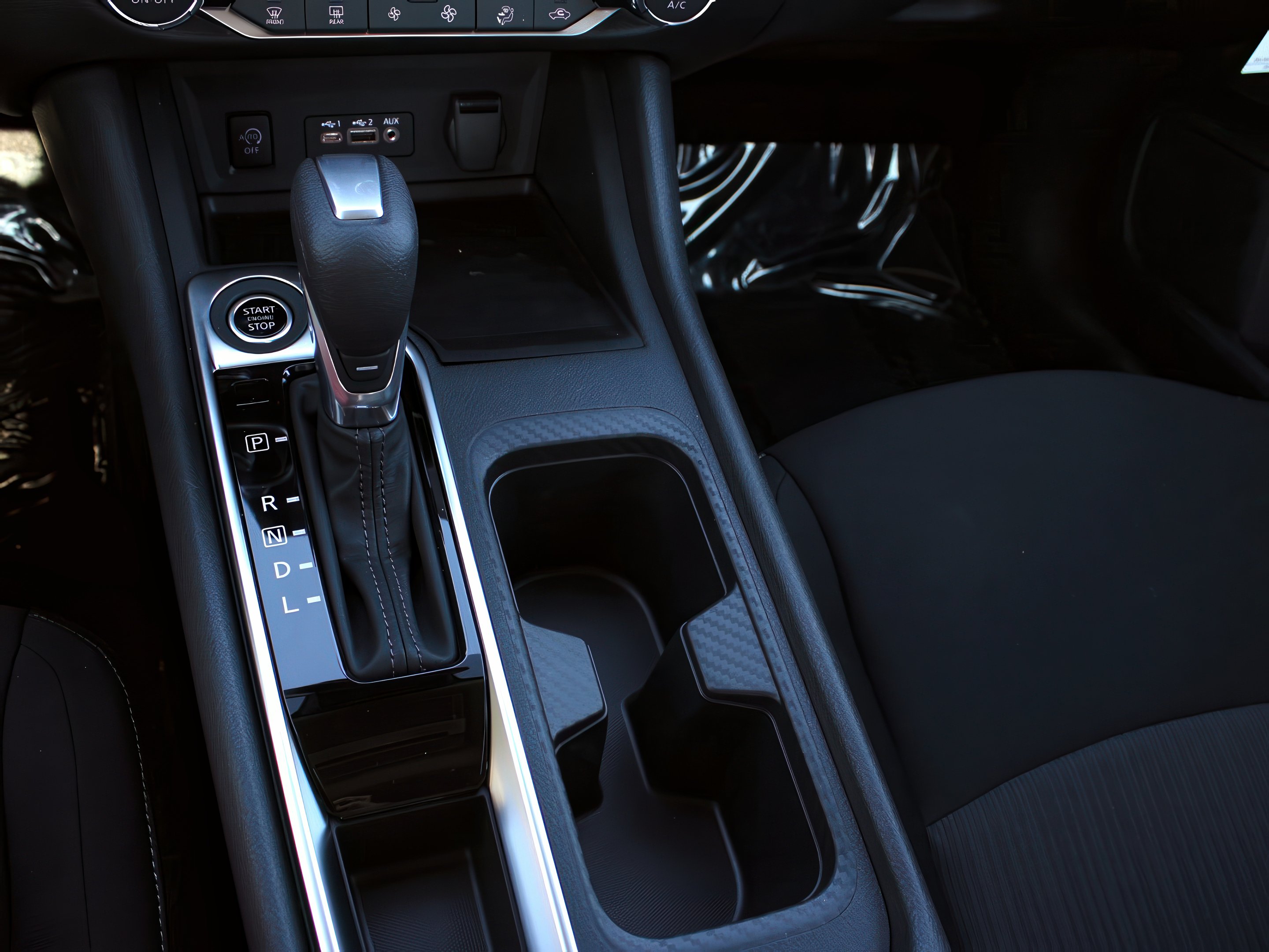 2025 Nissan Sentra SV photo 12