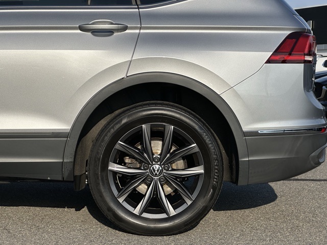 2022 Volkswagen Tiguan SE photo 23