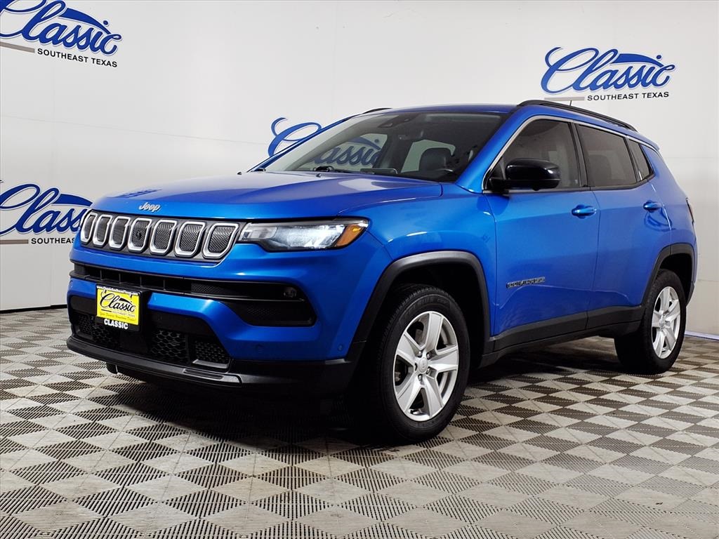 2022 Jeep Compass Latitude photo 3