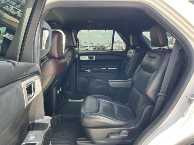 2022 Ford Explorer Platinum photo 16