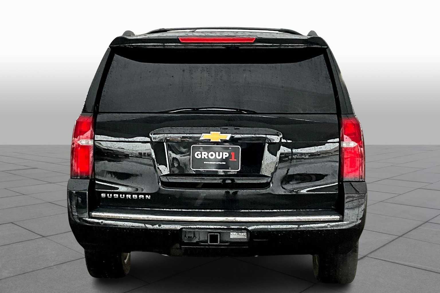 2016 Chevrolet Suburban LTZ photo 4