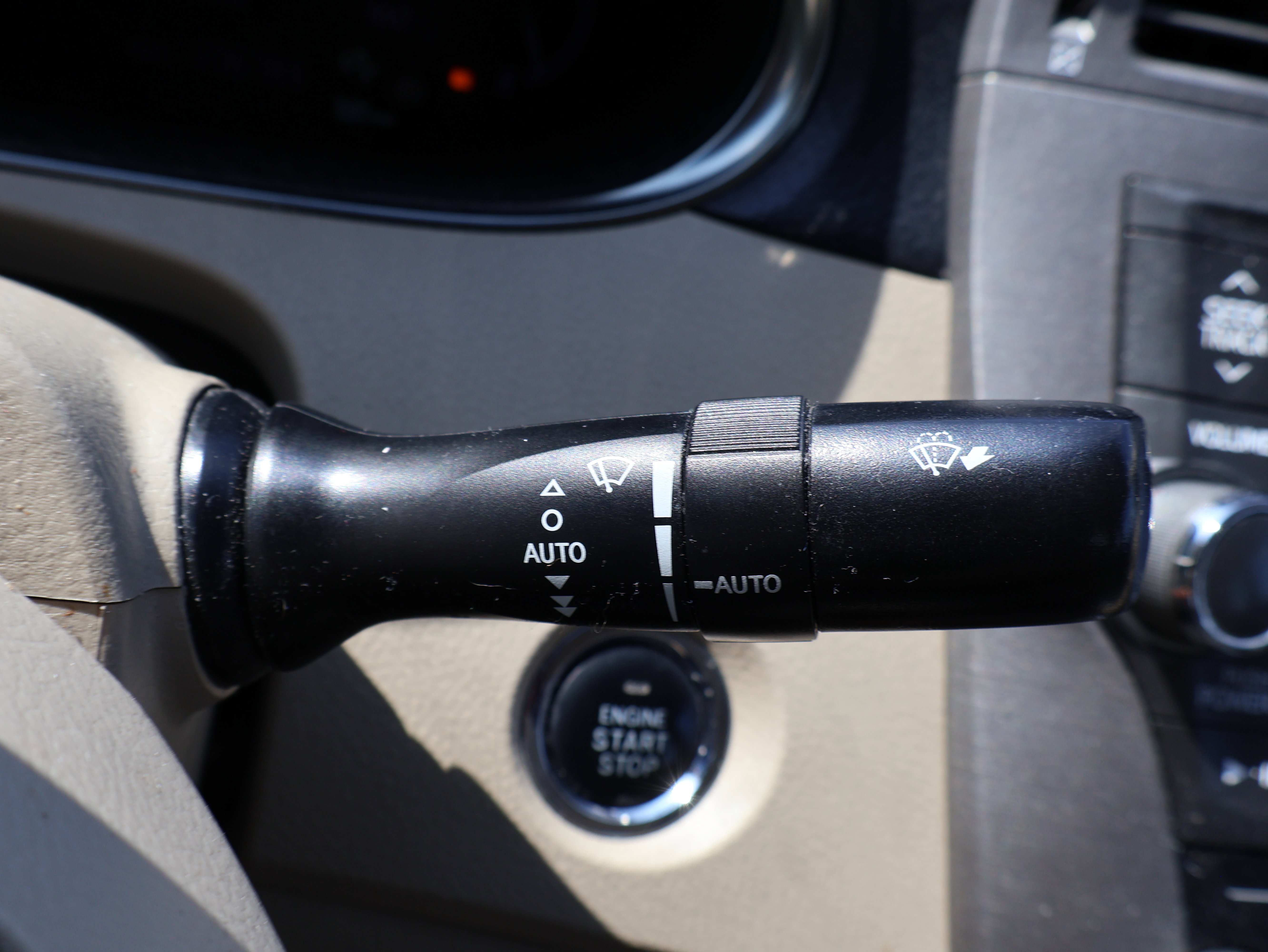 2011 Toyota Avalon Limited photo 4