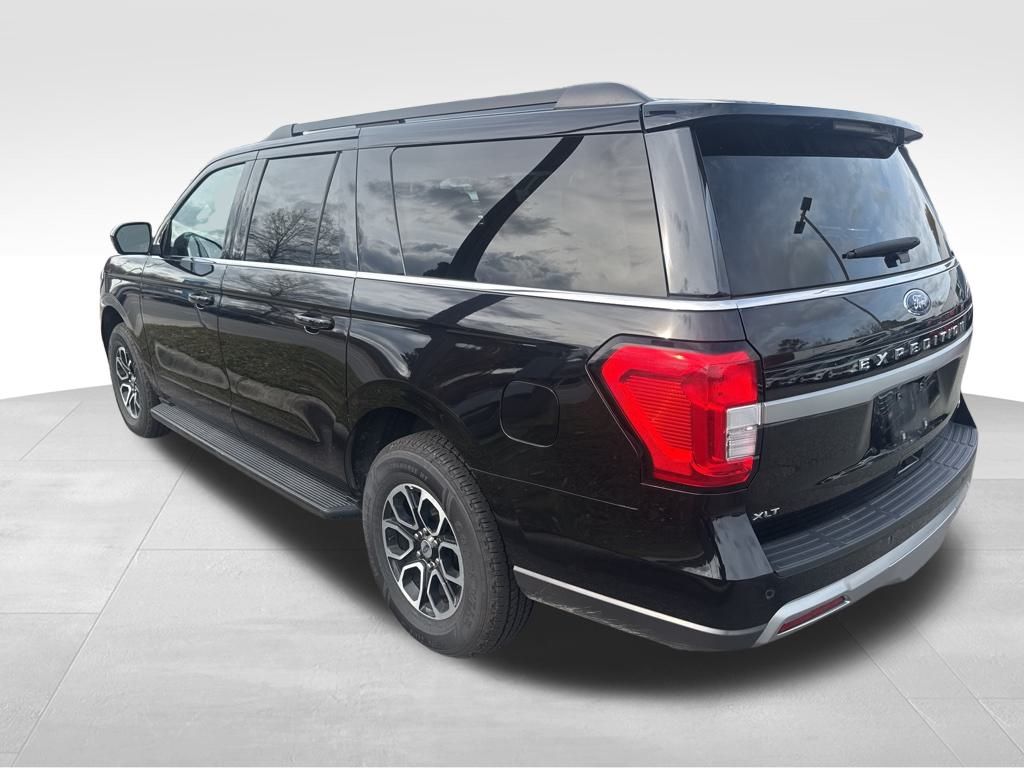 2024 Ford Expedition MAX XLT photo 2