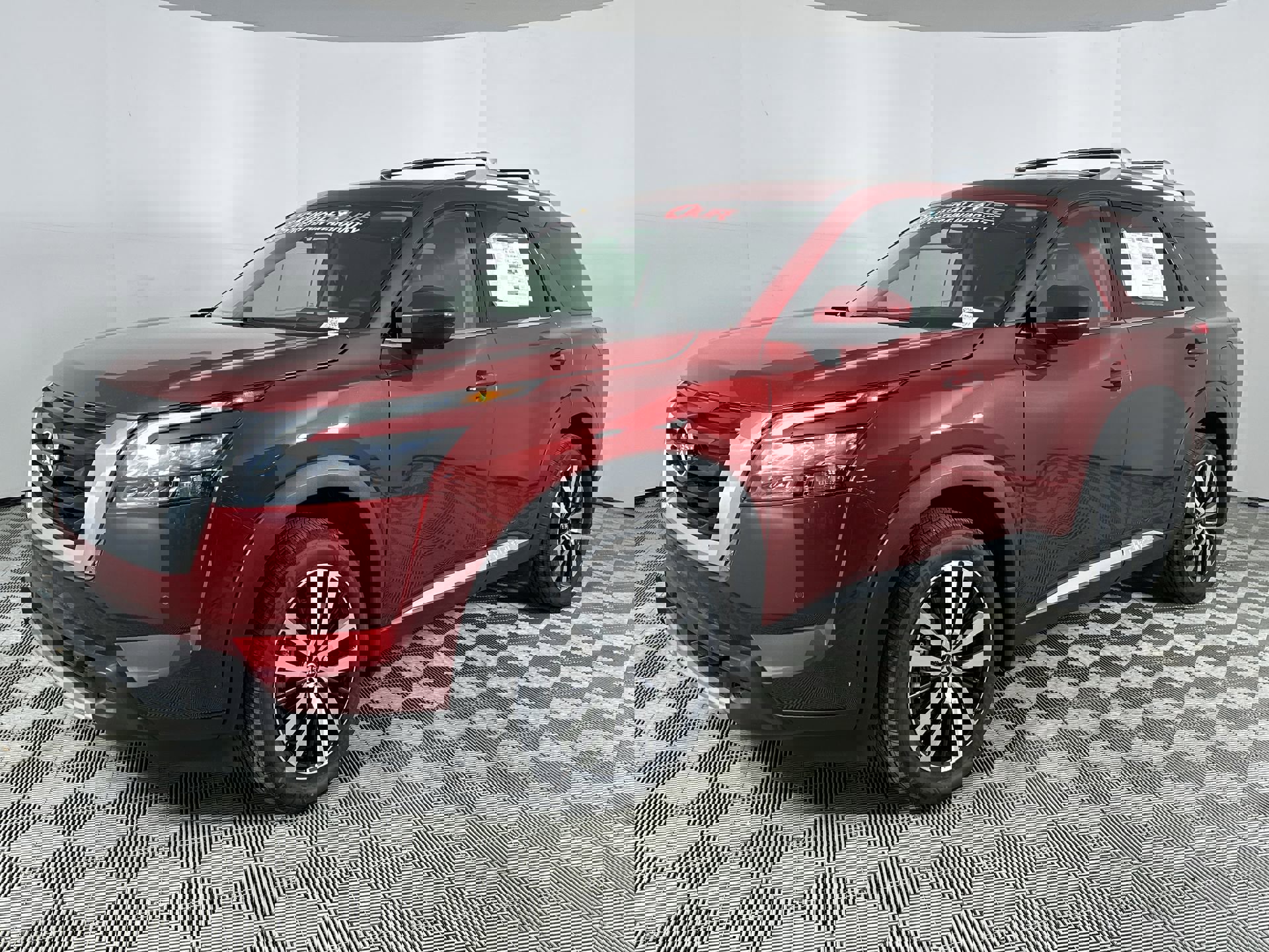 2025 Nissan Pathfinder Platinum photo 4