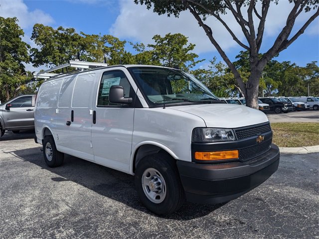 2025 Chevrolet Express Cargo Work Van's photo