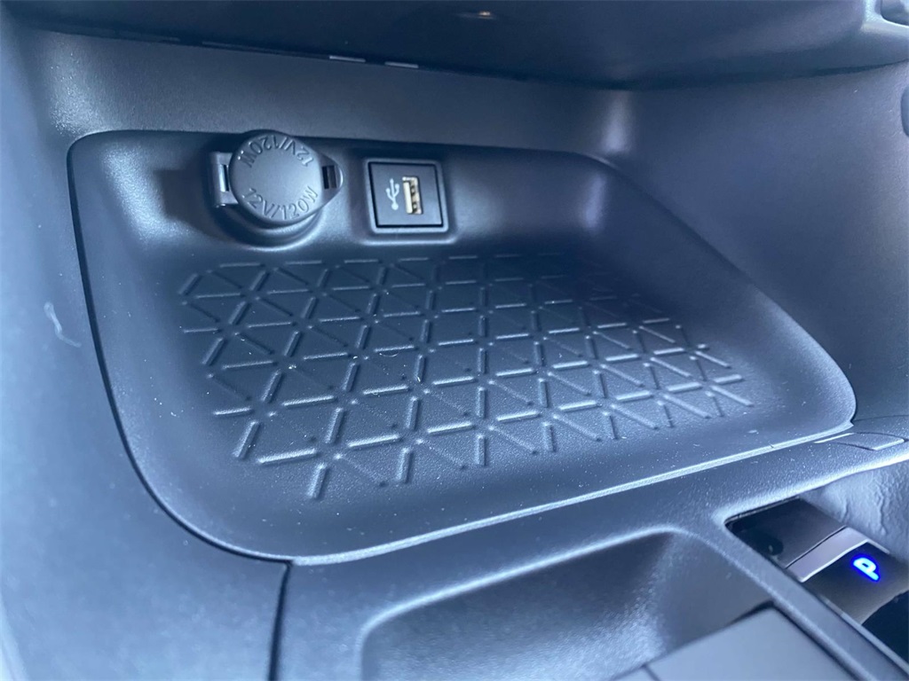 2025 Toyota RAV4 LE photo 18