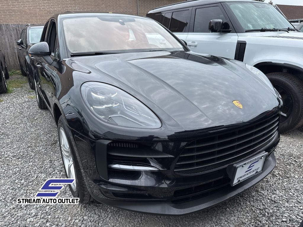 2021 Porsche Macan S photo 2