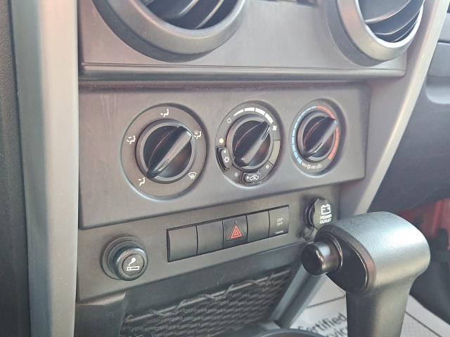 2009 Jeep Wrangler X photo 27
