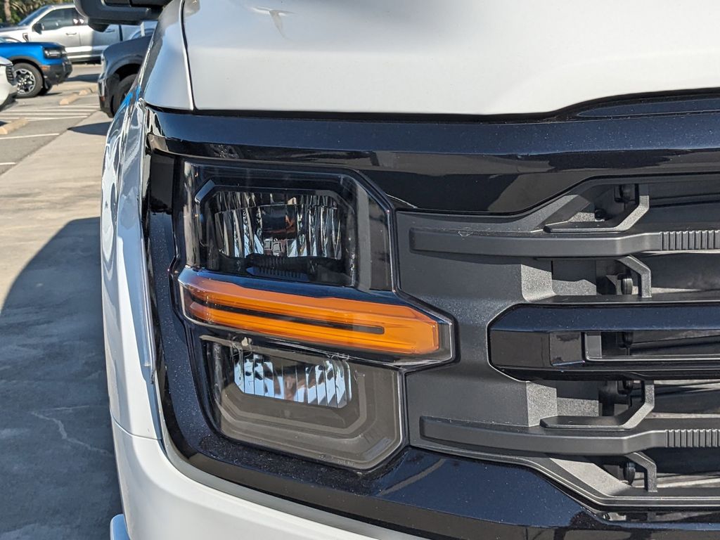 2025 Ford F-150 XLT photo 9