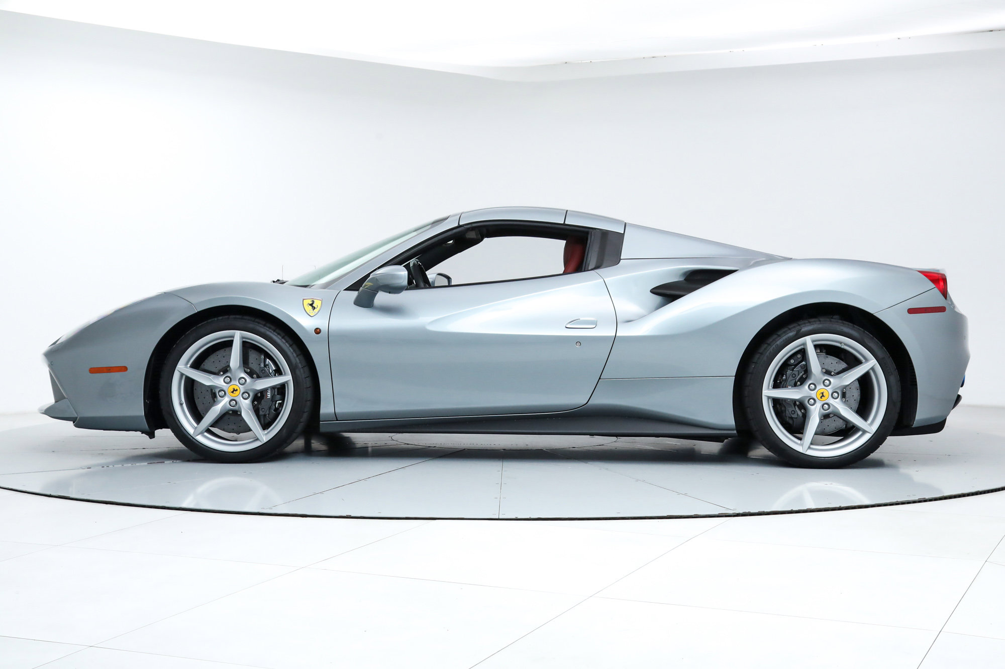 2017 Ferrari 488 Spider photo 6