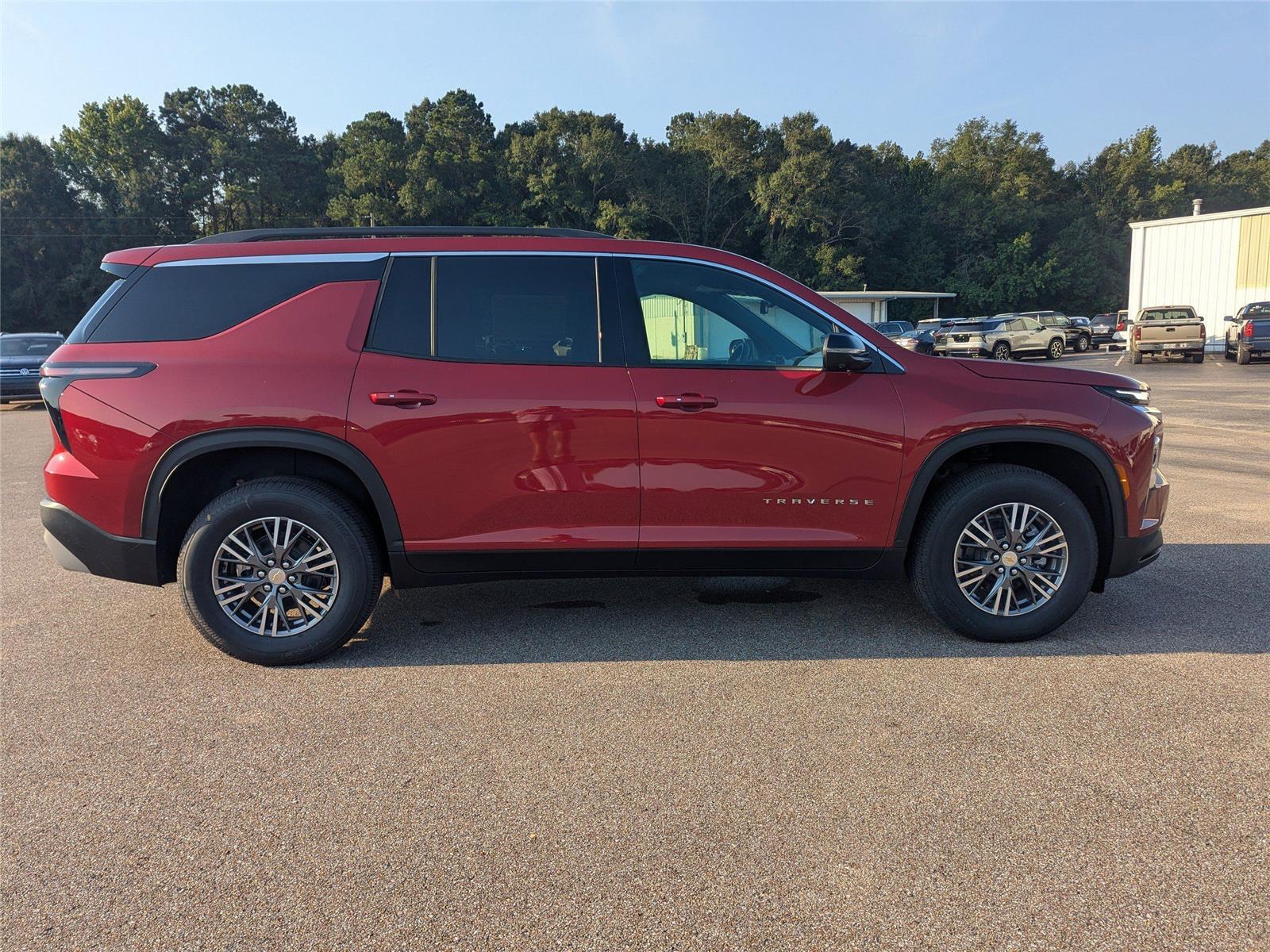 2026 Chevrolet Traverse photo 2