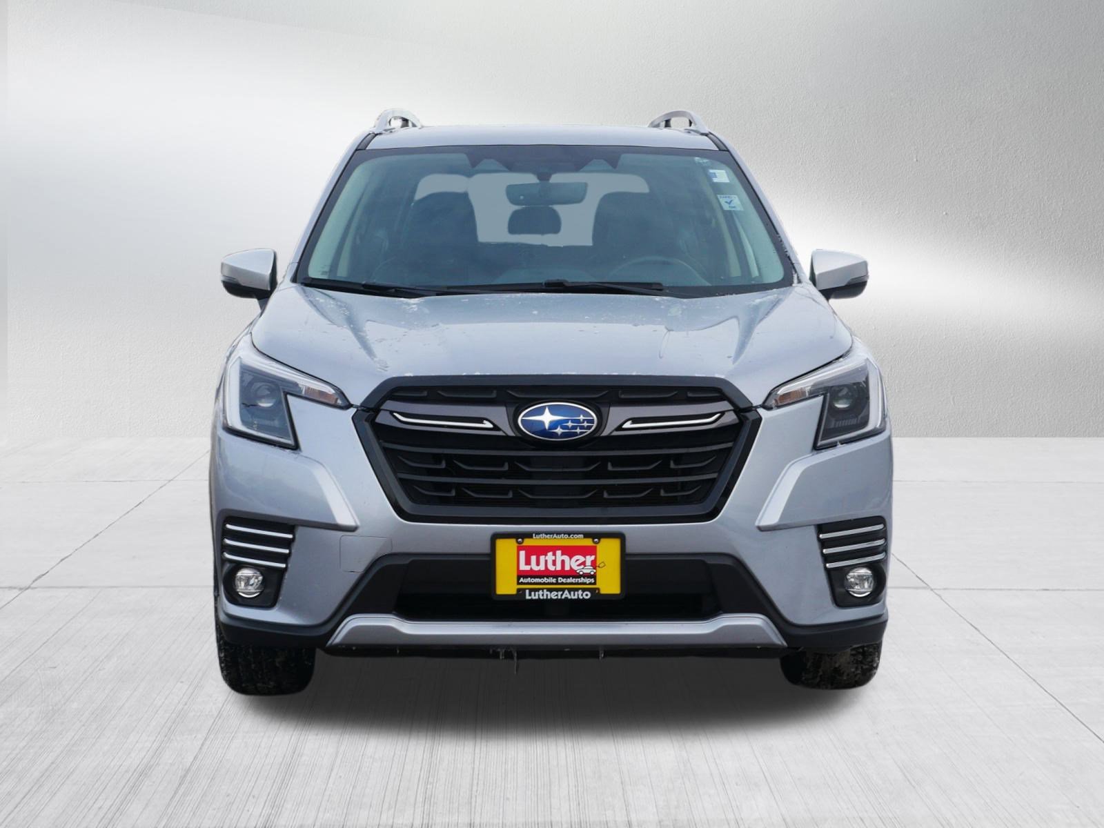 2023 Subaru Forester Touring photo 2