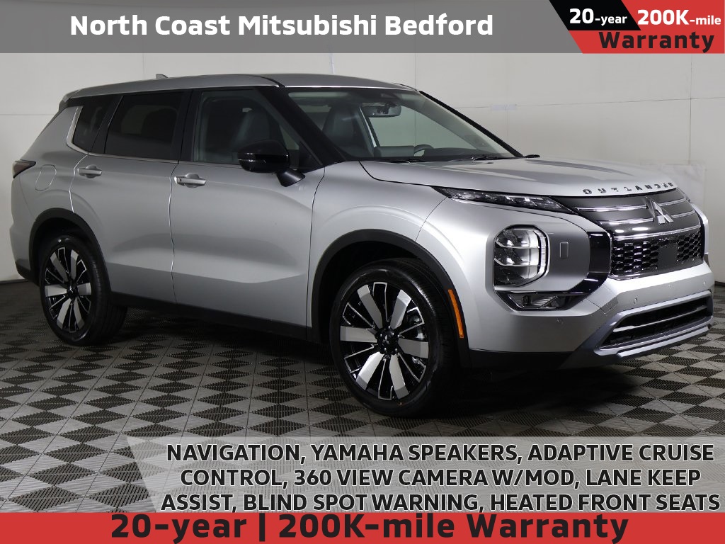 2025 Mitsubishi Outlander SE's photo