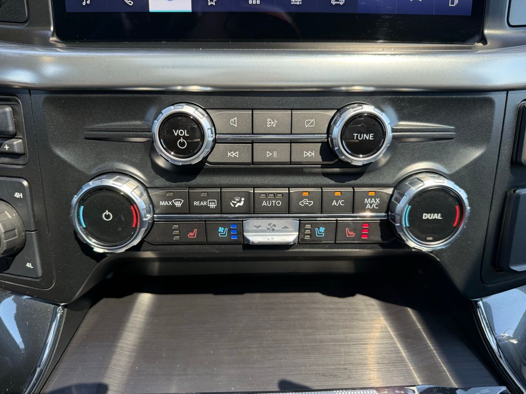 2023 Ford F-150 Lariat photo 25