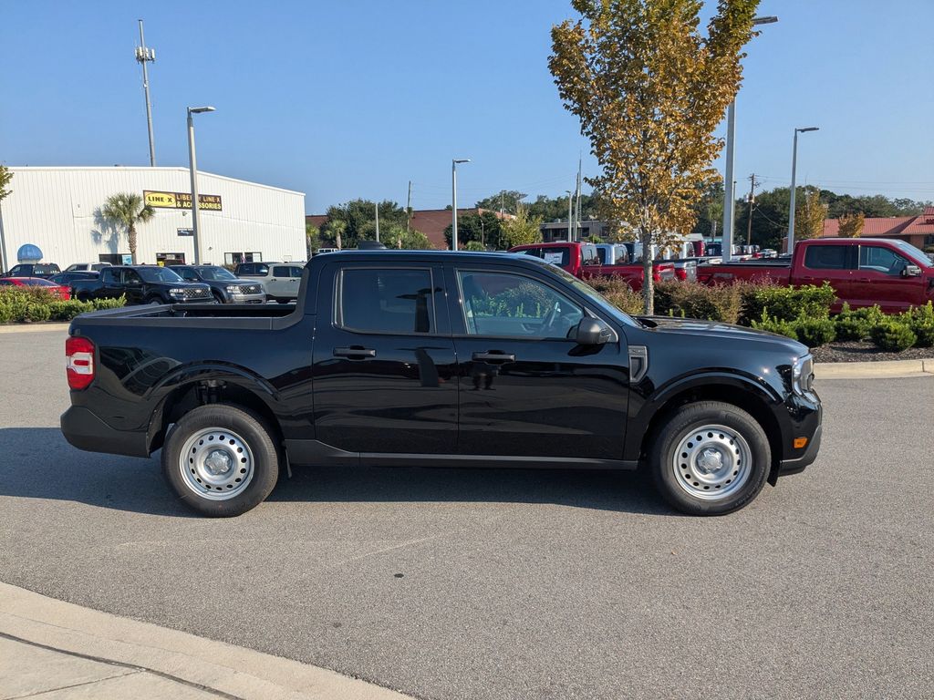 2025 Ford Maverick XL photo 2