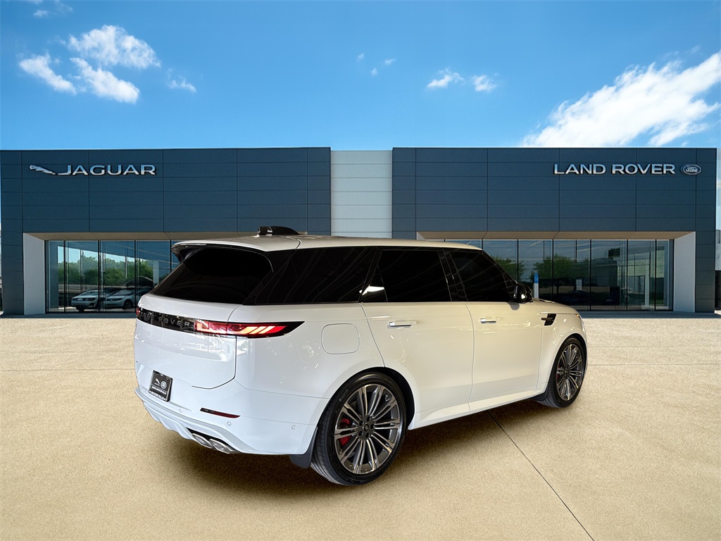 2025 Land Rover Range Rover Sport SE photo 5