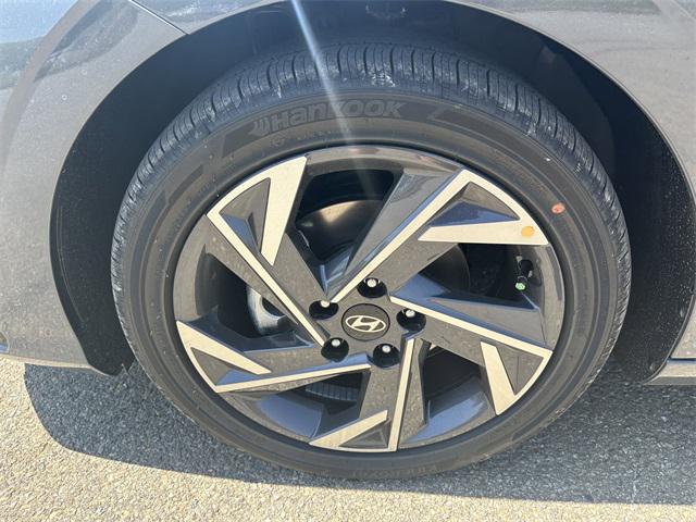 2025 Hyundai Elantra Hybrid Limited photo 10