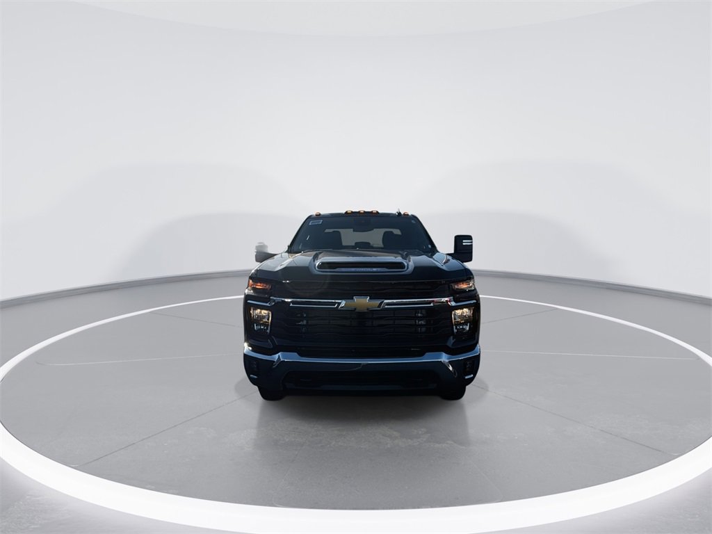 2026 Chevrolet Silverado 3500HD LT photo 3