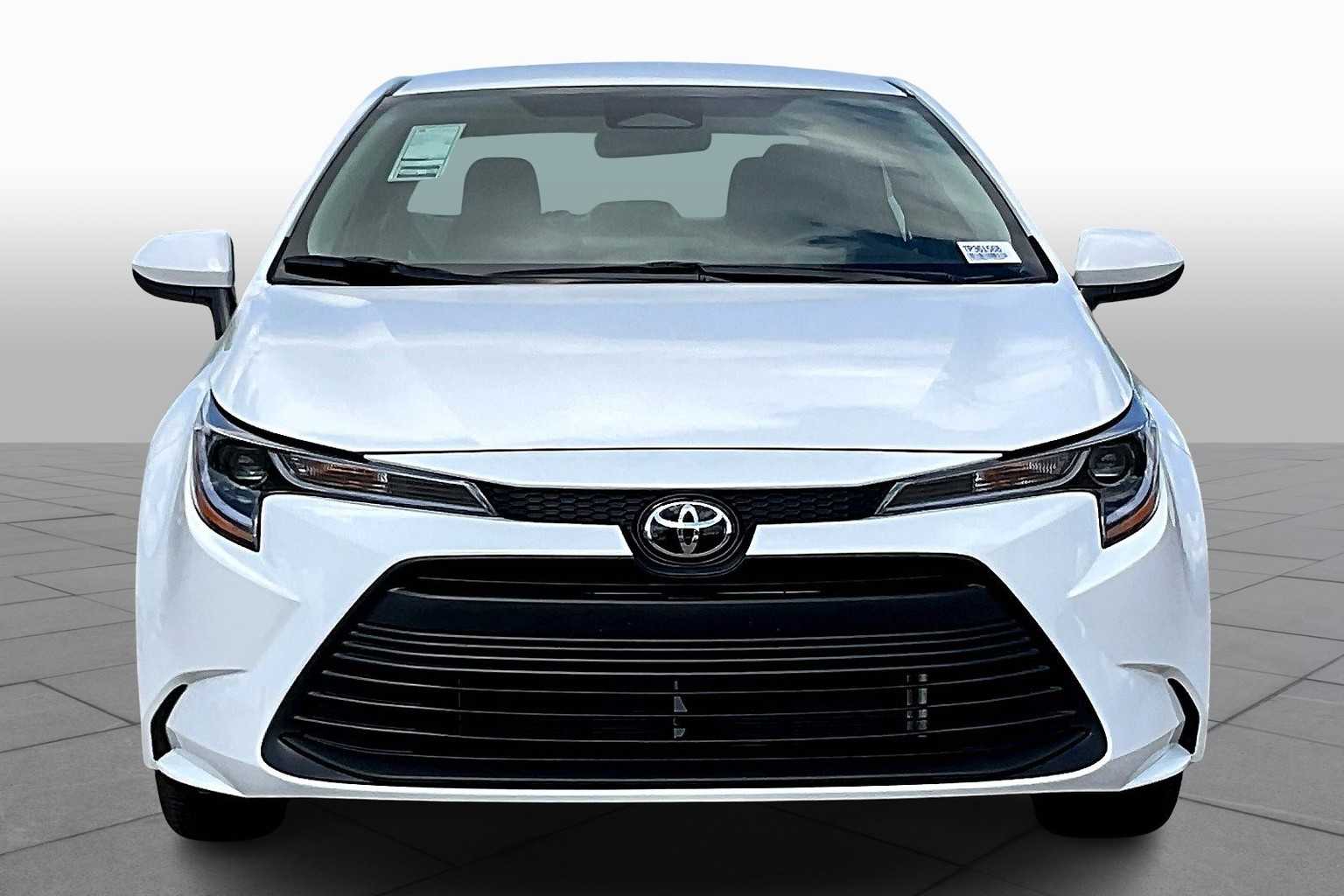 2026 Toyota Corolla LE photo 3