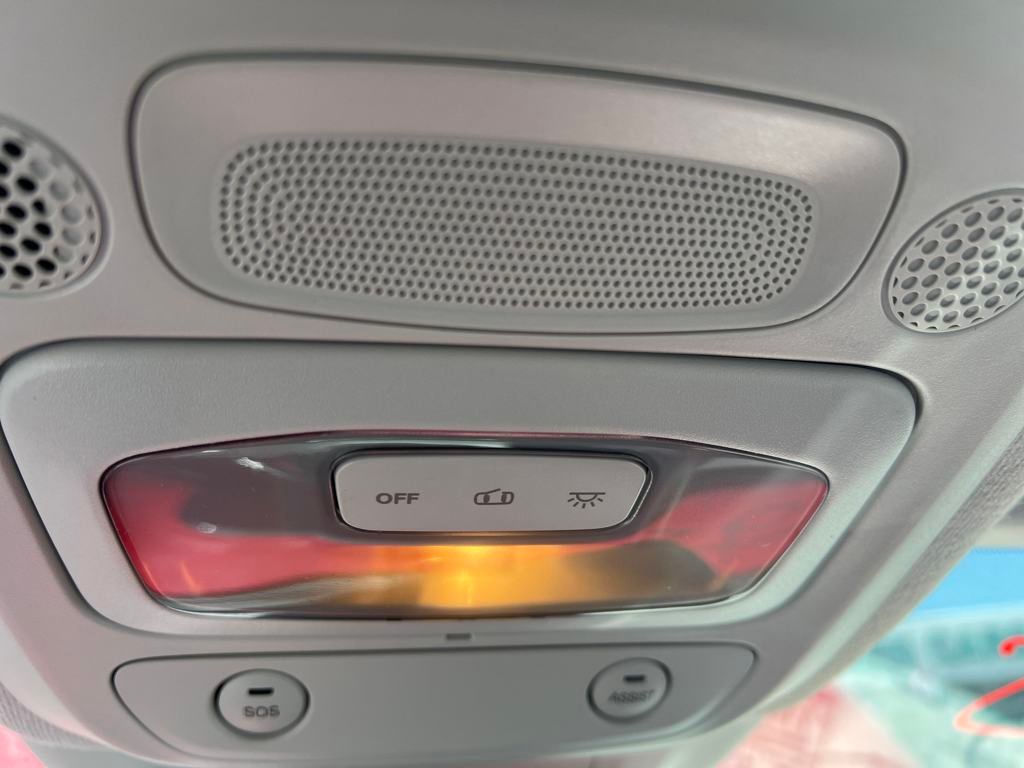 2024 Fiat 500e Red photo 5