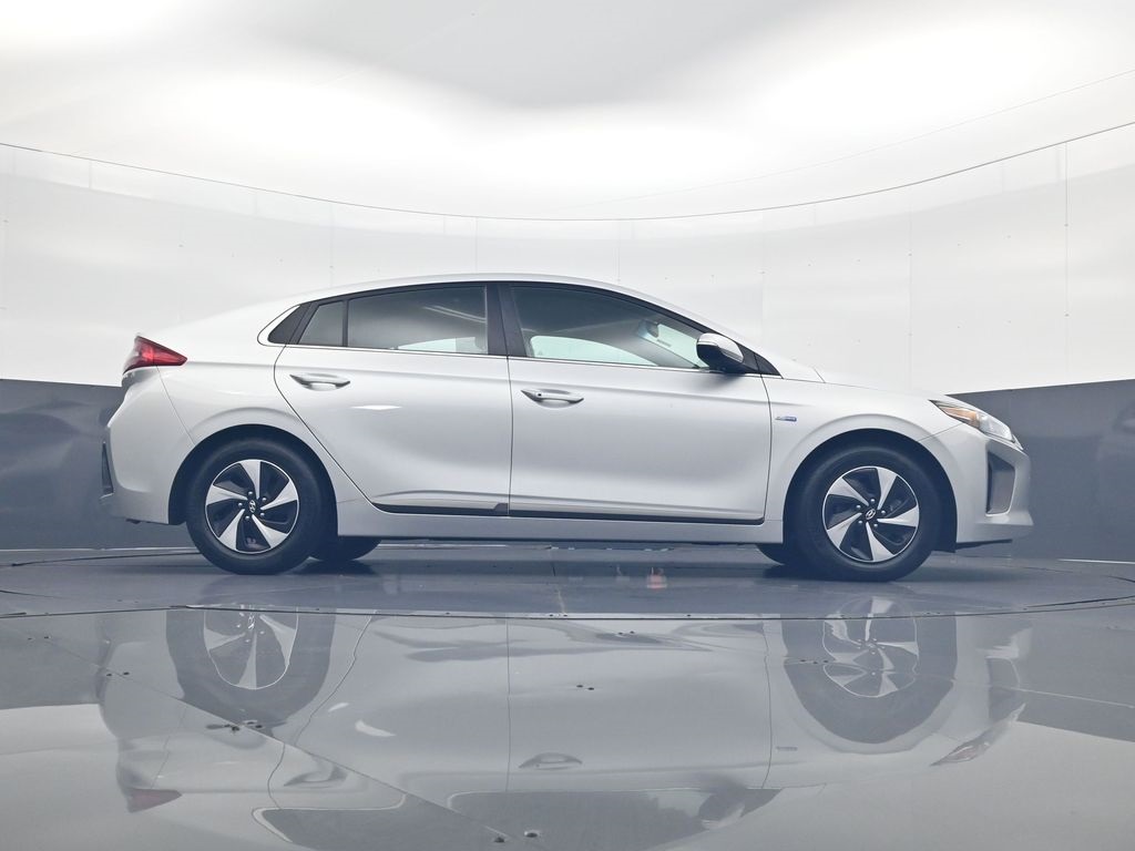 2019 Hyundai Ioniq SEL photo 24