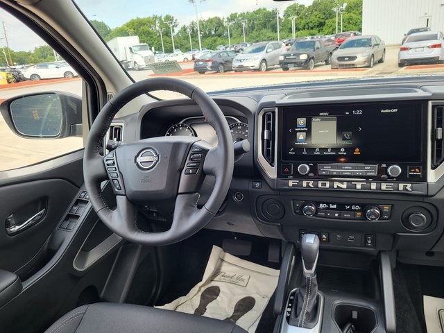 2025 Nissan Frontier SV photo 15
