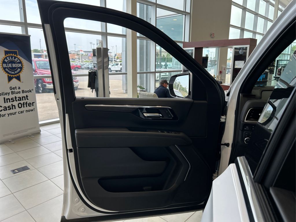 2025 Chevrolet Tahoe LS photo 23
