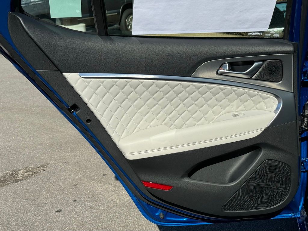 2025 Genesis G70 3.3T Sport Advanced photo 18