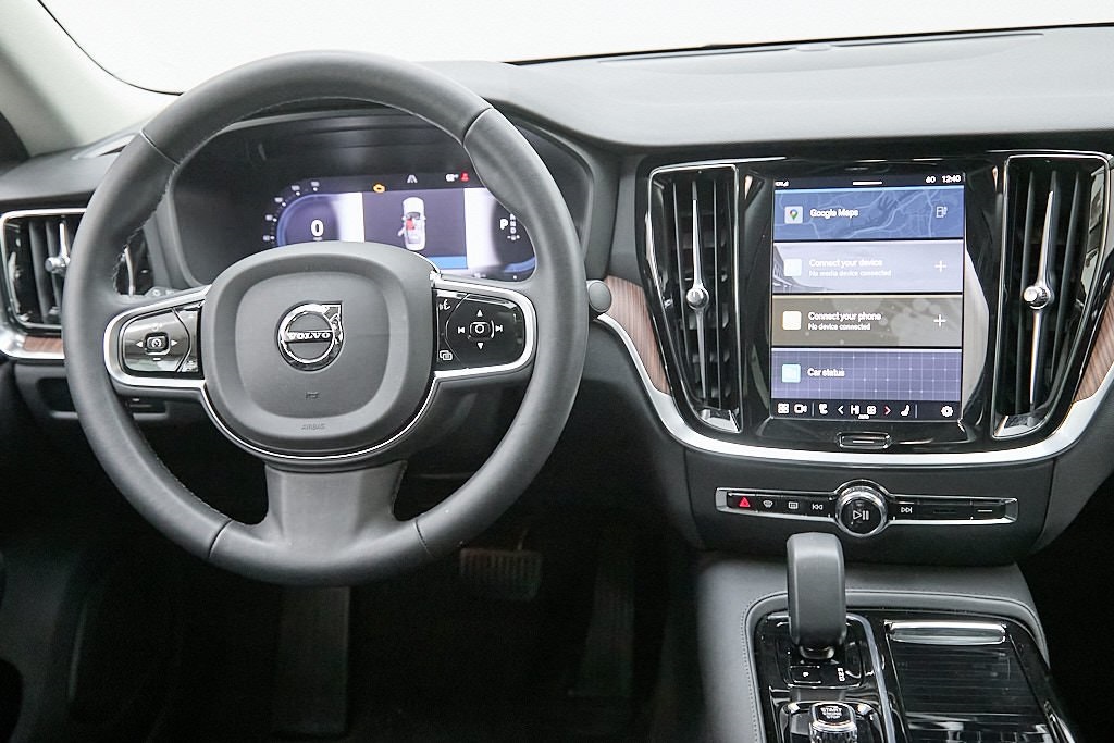 2025 VOLVO S60 - Image 25