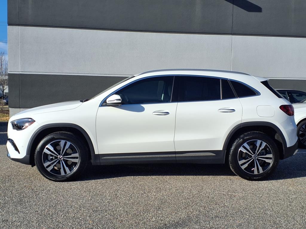 2025 Mercedes Benz GLA 250 photo 3