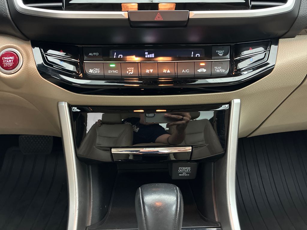 2017 Honda Accord EX-L photo 17