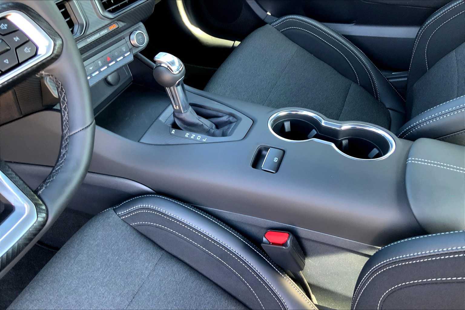 2025 Ford Mustang EcoBoost photo 6