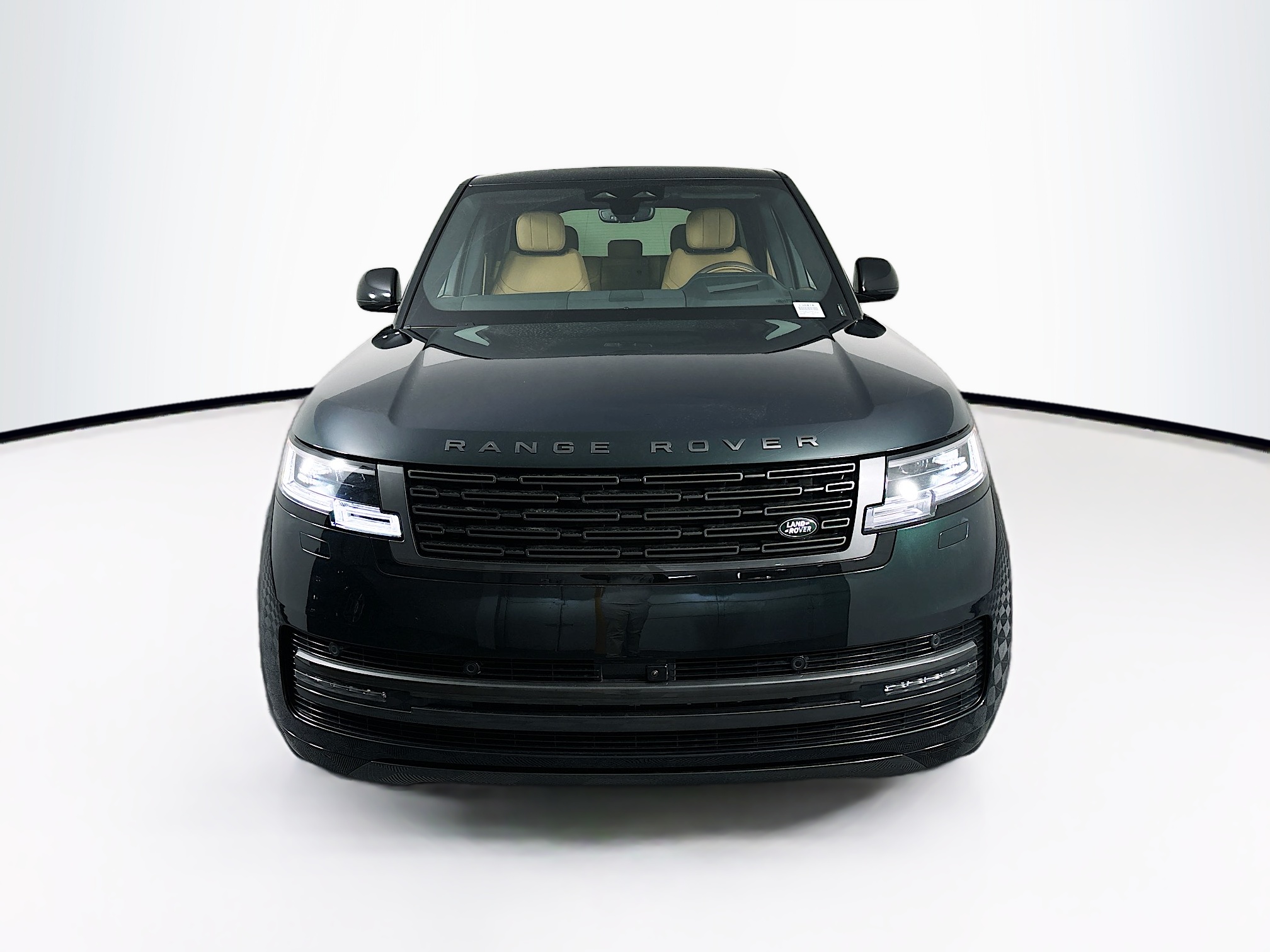 2025 Land Rover Range Rover SE photo 2
