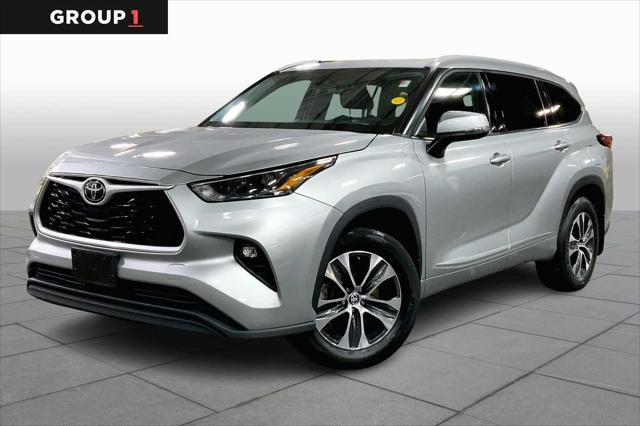 2022 Toyota Highlander XLE's photo