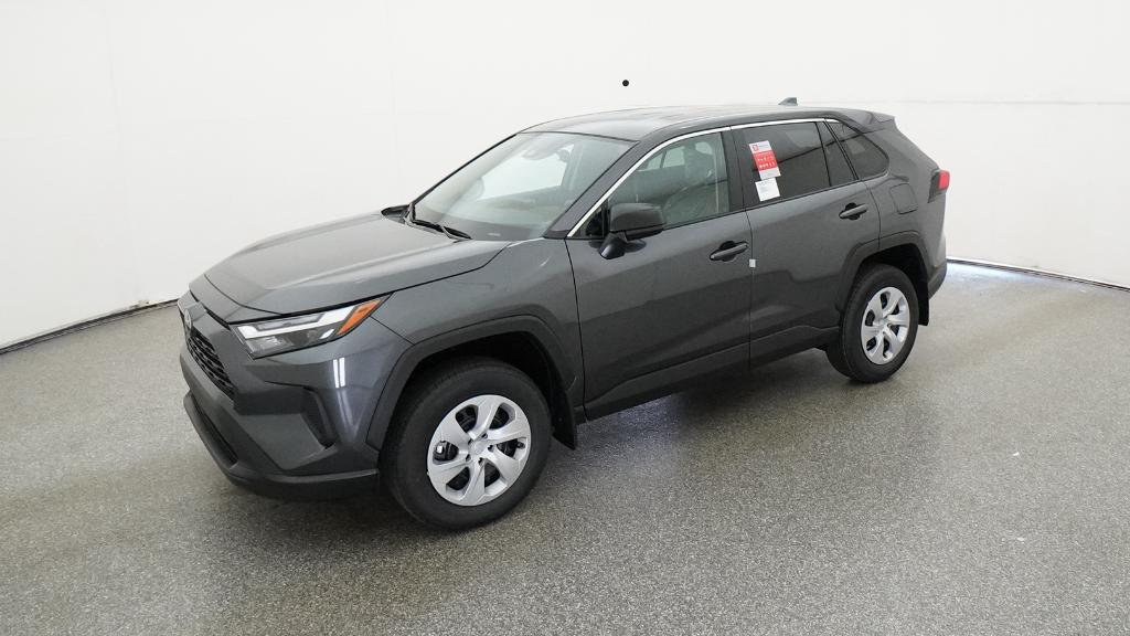 2025 Toyota RAV4 LE's photo