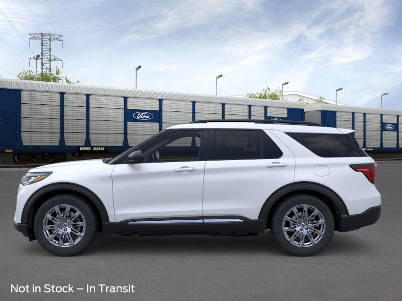 2025 Ford Explorer photo 4