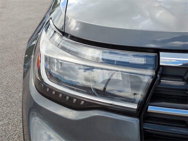 2025 Ford Explorer photo 8