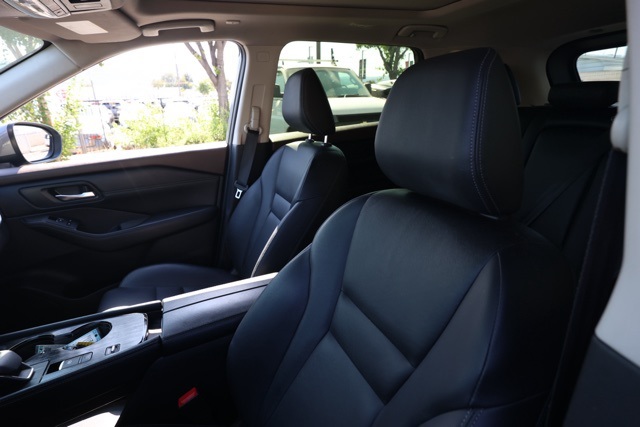 2023 Nissan Rogue SL photo 11