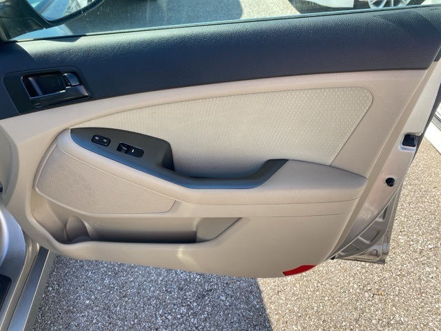 2011 Kia Optima LX photo 26