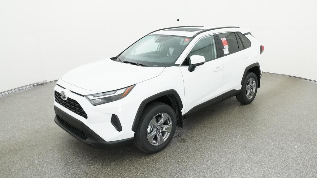 2025 Toyota RAV4 XLE's photo